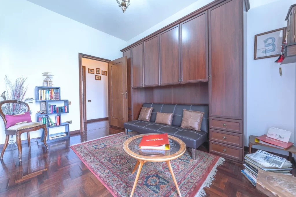 Ampia villa plurifamiliare per più nuclei familiari — foto 32