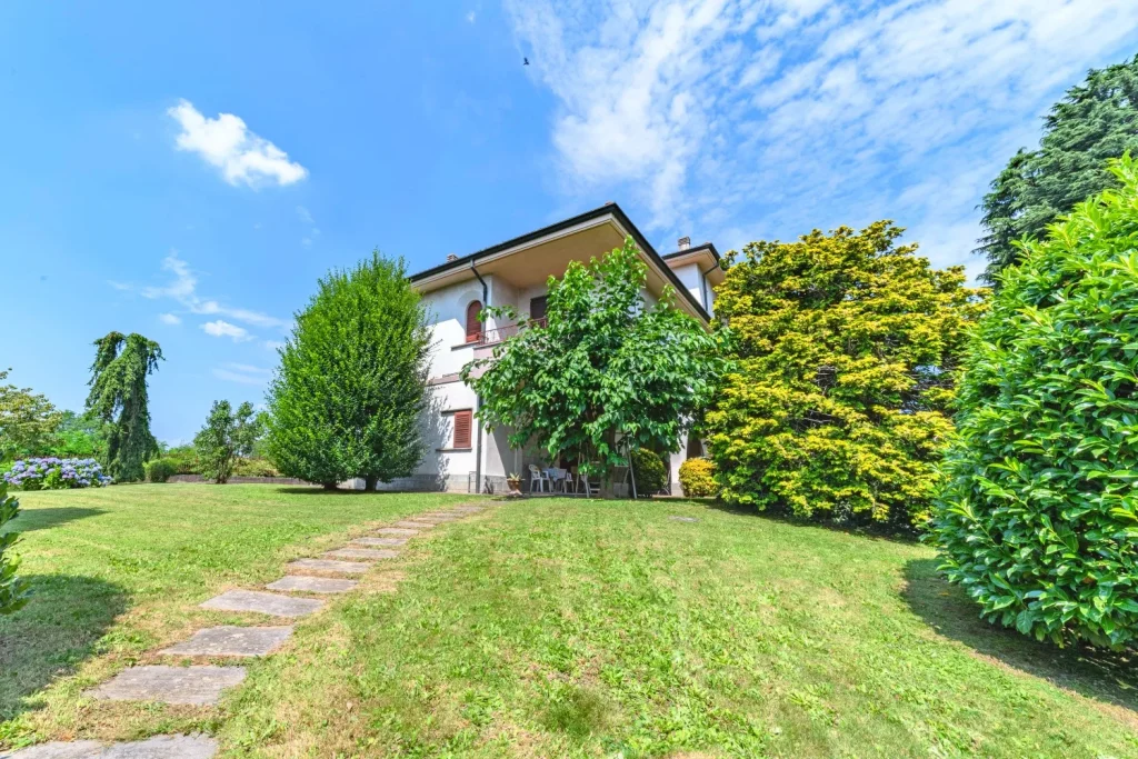 Ampia villa plurifamiliare per più nuclei familiari — foto 33