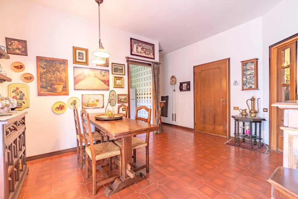 Ampia villa plurifamiliare per più nuclei familiari — foto 38