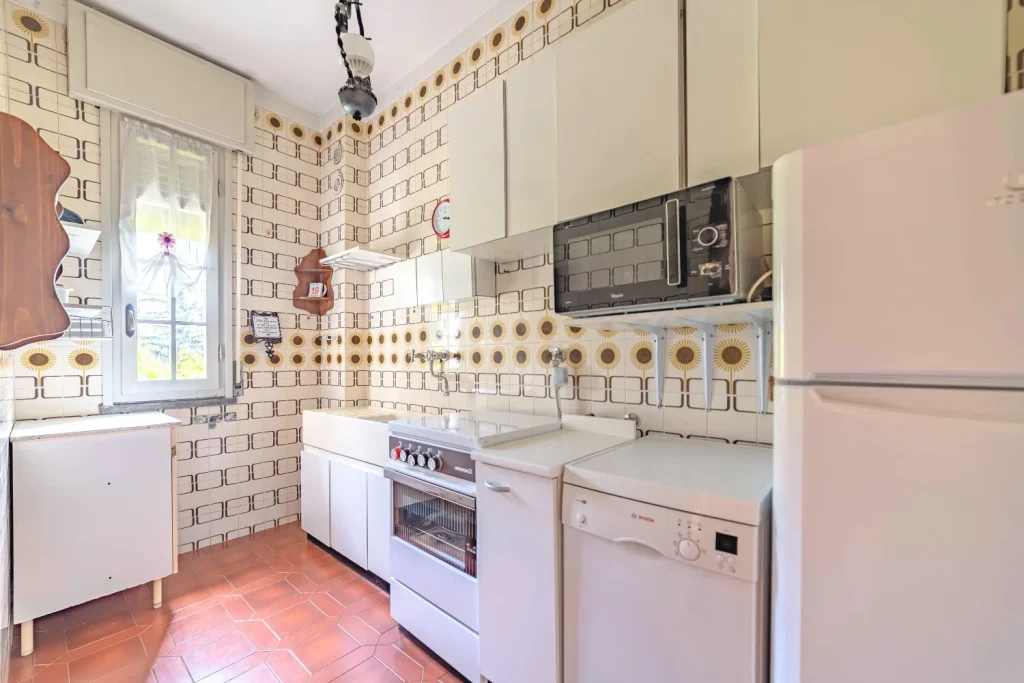 Ampia villa plurifamiliare per più nuclei familiari — foto 39