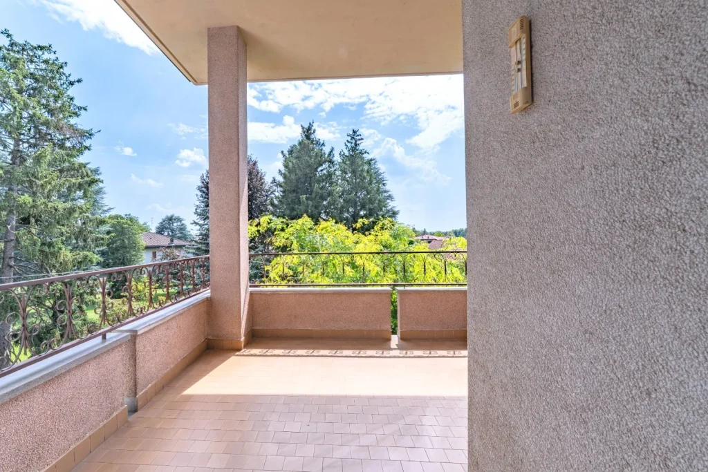 Ampia villa plurifamiliare per più nuclei familiari — foto 40