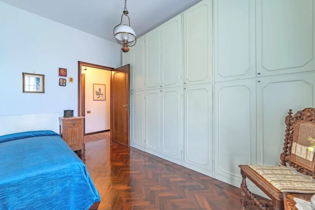 Ampia villa plurifamiliare per più nuclei familiari — foto 42