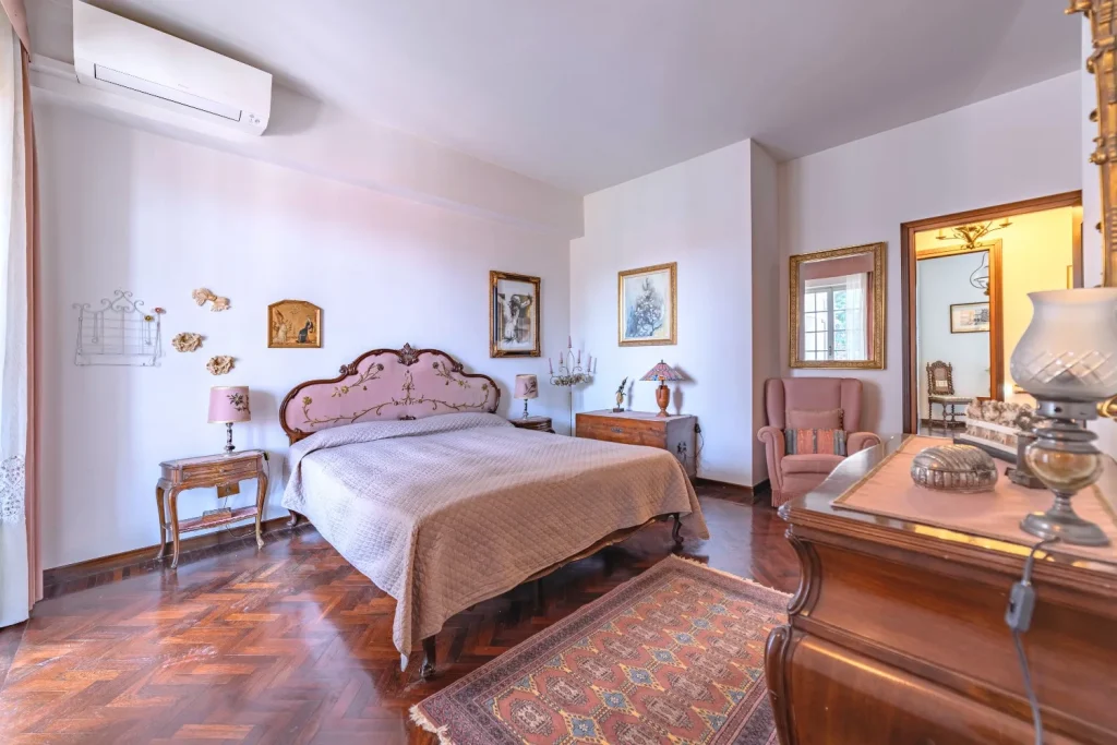 Ampia villa plurifamiliare per più nuclei familiari — foto 44