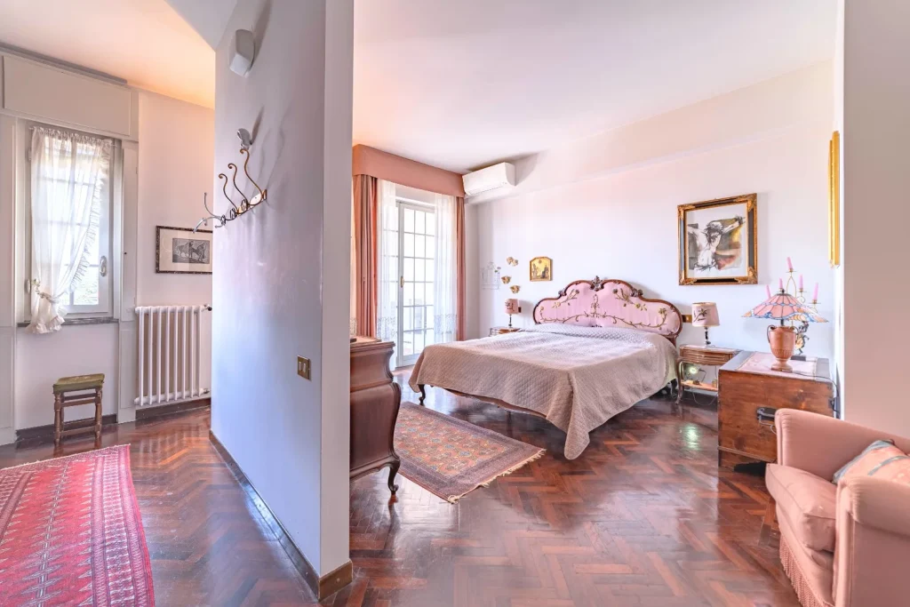 Ampia villa plurifamiliare per più nuclei familiari — foto 46