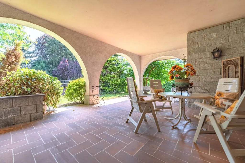 Ampia villa plurifamiliare per più nuclei familiari — foto 49