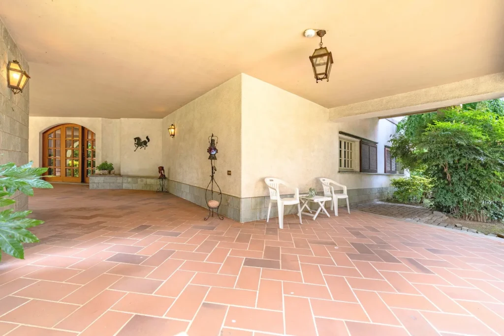 Ampia villa plurifamiliare per più nuclei familiari — foto 50