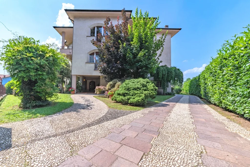 Ampia villa plurifamiliare per più nuclei familiari — foto 51