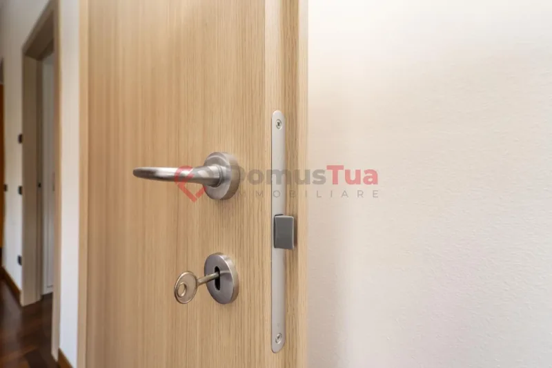 AMPIO E MODERNO 3L CON DOPPIO BAGNO, VICINO ALLA STAZIONE — foto 25
