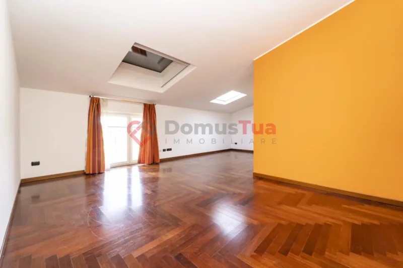AMPIO E MODERNO 3L CON DOPPIO BAGNO, VICINO ALLA STAZIONE — foto 4