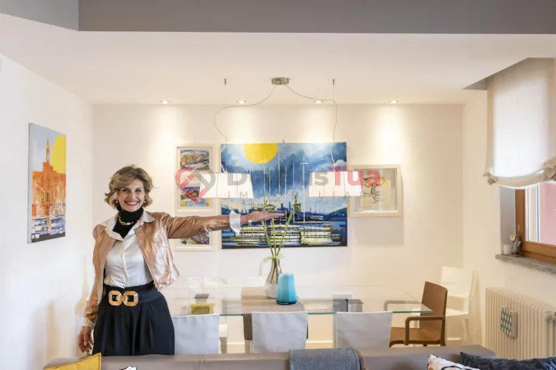 MODERNO, CENTRALE, RAFFINATO QUADRILOCALE CON DOPPI SERVIZI SUPER ACCESSORIATO — foto 2