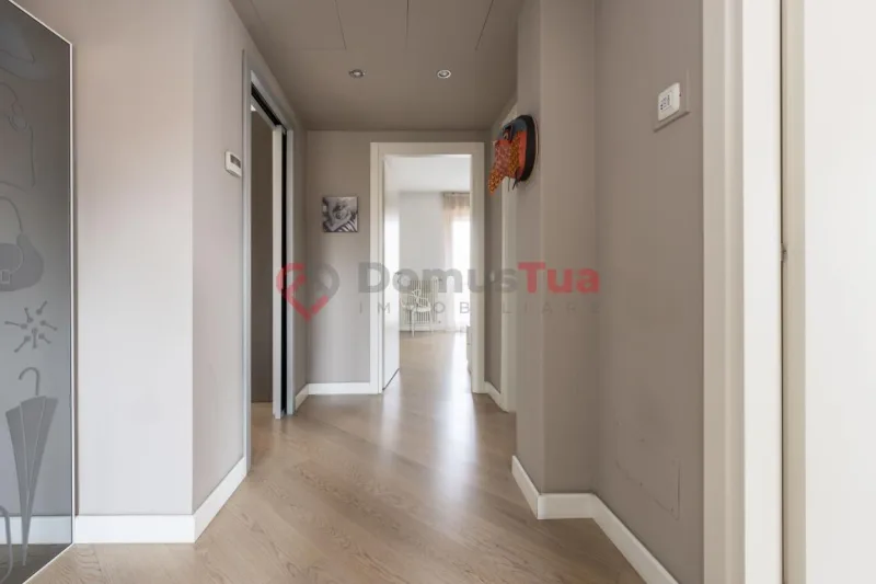 MODERNO, CENTRALE, RAFFINATO QUADRILOCALE CON DOPPI SERVIZI SUPER ACCESSORIATO — foto 21