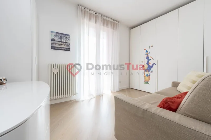 MODERNO, CENTRALE, RAFFINATO QUADRILOCALE CON DOPPI SERVIZI SUPER ACCESSORIATO — foto 29