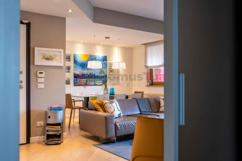 MODERNO, CENTRALE, RAFFINATO QUADRILOCALE CON DOPPI SERVIZI SUPER ACCESSORIATO — foto 4