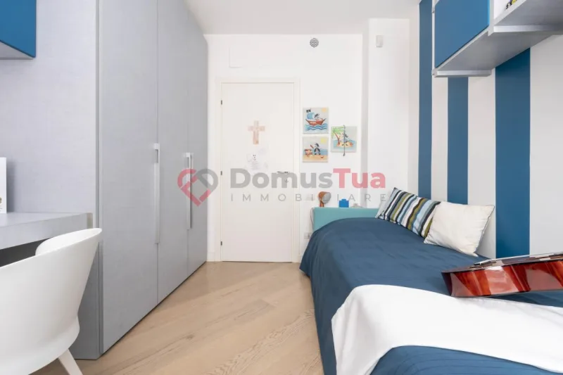 MODERNO, CENTRALE, RAFFINATO QUADRILOCALE CON DOPPI SERVIZI SUPER ACCESSORIATO — foto 33