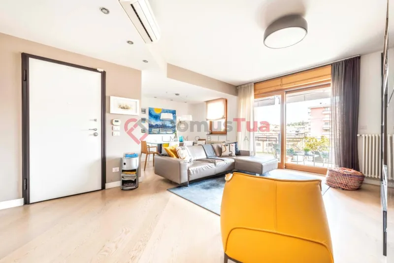 MODERNO, CENTRALE, RAFFINATO QUADRILOCALE CON DOPPI SERVIZI SUPER ACCESSORIATO — foto 5