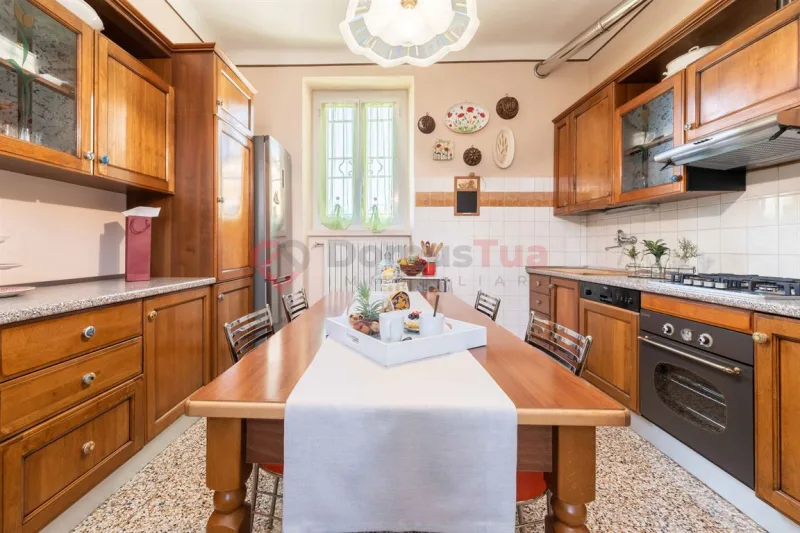 CASA SEMINDIPENDENTE SU DUE LIVELLI CON GIARDINO DI PROPRIETÀ — foto 12