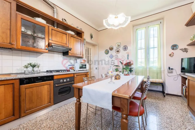 CASA SEMINDIPENDENTE SU DUE LIVELLI CON GIARDINO DI PROPRIETÀ — foto 13