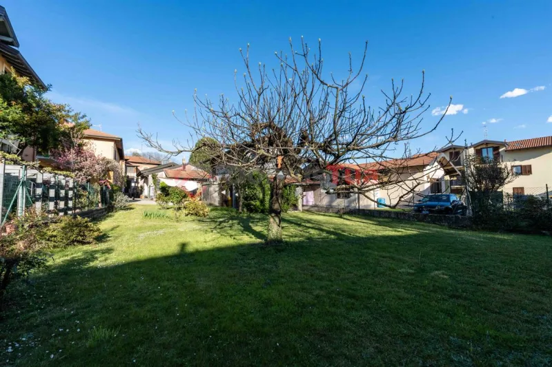 CASA SEMINDIPENDENTE SU DUE LIVELLI CON GIARDINO DI PROPRIETÀ — foto 15