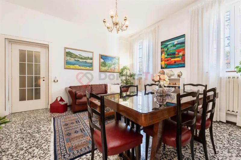 CASA SEMINDIPENDENTE SU DUE LIVELLI CON GIARDINO DI PROPRIETÀ — foto 3