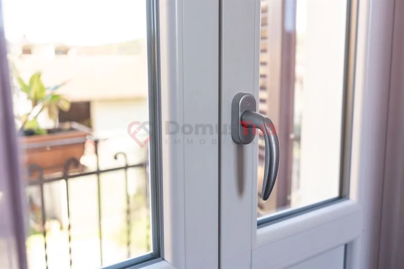 CASA SEMINDIPENDENTE SU DUE LIVELLI CON GIARDINO DI PROPRIETÀ — foto 31
