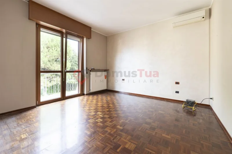 TRILOCALE TRASFORMABILE IN QUADRILOCALE CON AMPISSIMO BOX DI 42 m² — foto 15