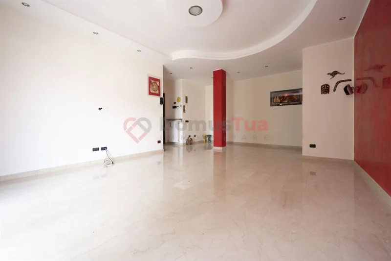 TRILOCALE TRASFORMABILE IN QUADRILOCALE CON AMPISSIMO BOX DI 42 m² — foto 3