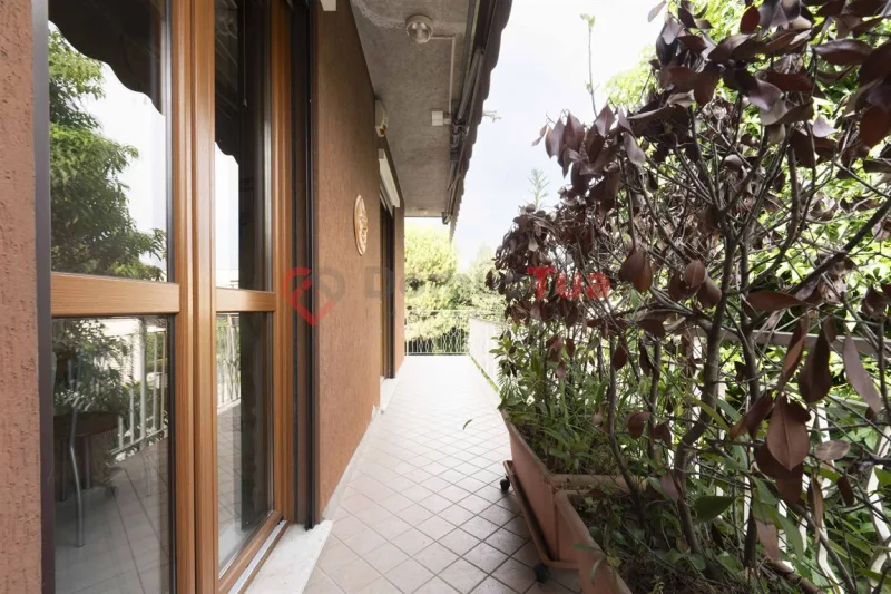 TRILOCALE TRASFORMABILE IN QUADRILOCALE CON AMPISSIMO BOX DI 42 m² — foto 8
