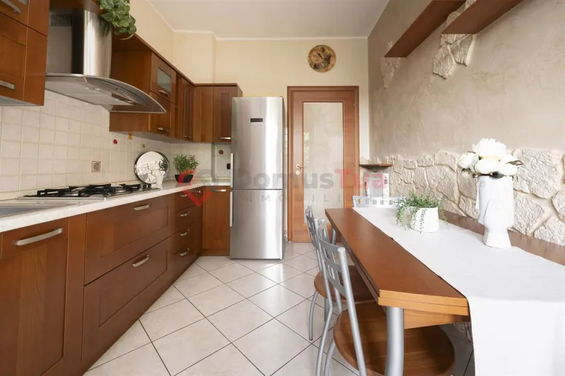 TRILOCALE TRASFORMABILE IN QUADRILOCALE CON AMPISSIMO BOX DI 42 m² — foto 9