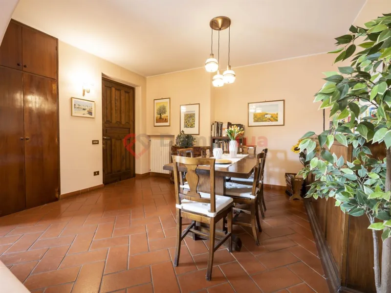 VILLETTA A SCHIERA CON AMPIO GIARDINO E BOX DOPPIO — foto 11