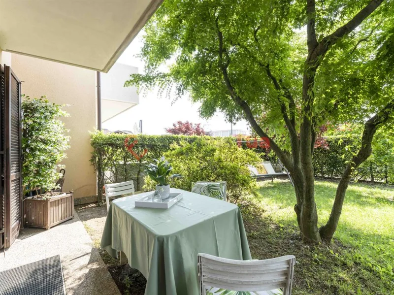 VILLETTA A SCHIERA CON AMPIO GIARDINO E BOX DOPPIO — foto 15