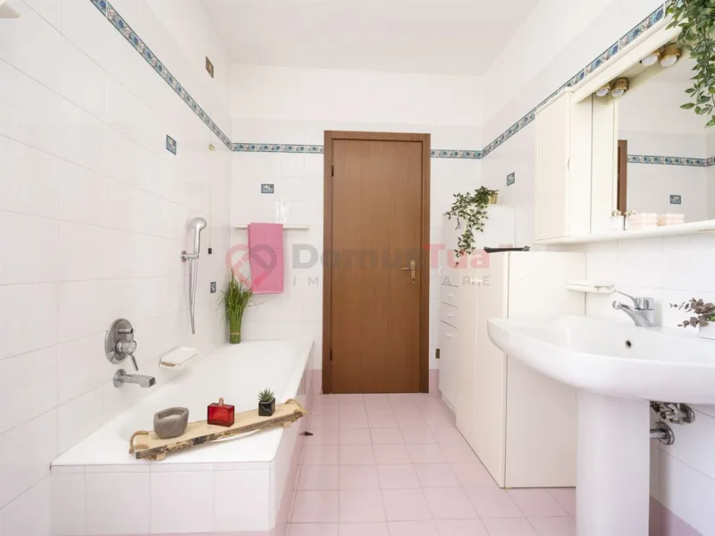 VILLETTA A SCHIERA CON AMPIO GIARDINO E BOX DOPPIO — foto 23