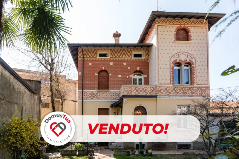 VILLA SINGOLA IN POSIZIONE CENTRALE