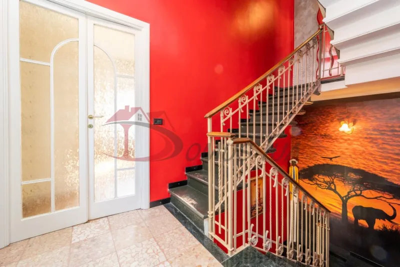 VILLA SINGOLA IN POSIZIONE CENTRALE — foto 14