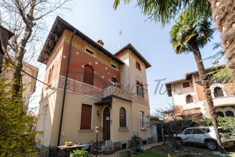 VILLA SINGOLA IN POSIZIONE CENTRALE — foto 20