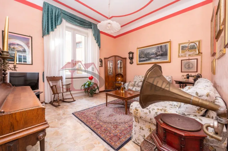 VILLA SINGOLA IN POSIZIONE CENTRALE — foto 4