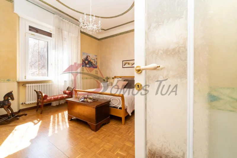 VILLA SINGOLA IN POSIZIONE CENTRALE — foto 9