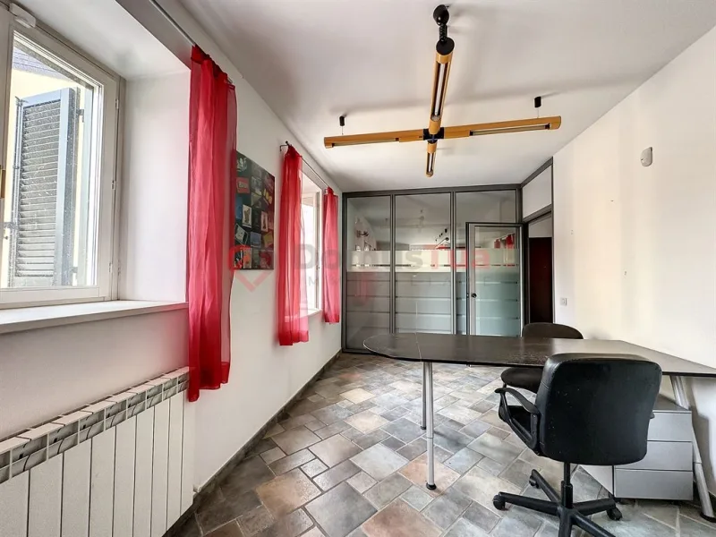 UFFICIO/STUDIO MEDICO DI 80 m2 E FACILMENTE ACCESSIBILE — foto 11