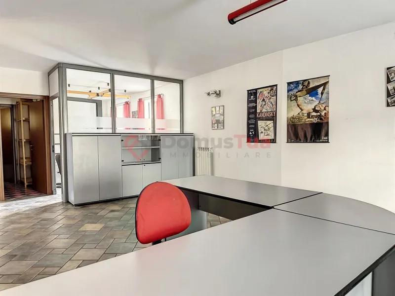UFFICIO/STUDIO MEDICO DI 80 m2 E FACILMENTE ACCESSIBILE — foto 3