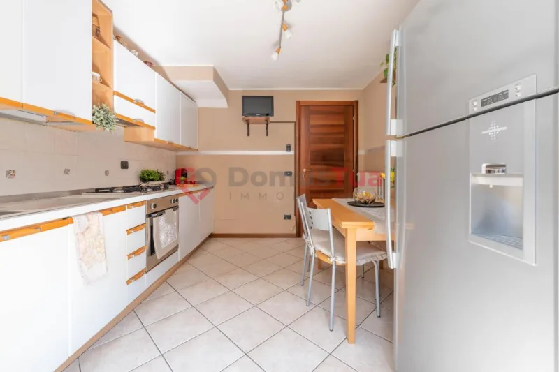 TRILOCALE SEMINDIPENDENTE CON AREA ESTERNA DI PROPRIETÀ! — foto 11