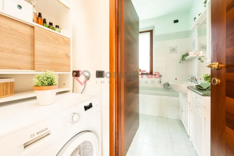 TRILOCALE SEMINDIPENDENTE CON AREA ESTERNA DI PROPRIETÀ! — foto 16