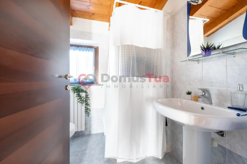 TRILOCALE SEMINDIPENDENTE CON AREA ESTERNA DI PROPRIETÀ! — foto 30