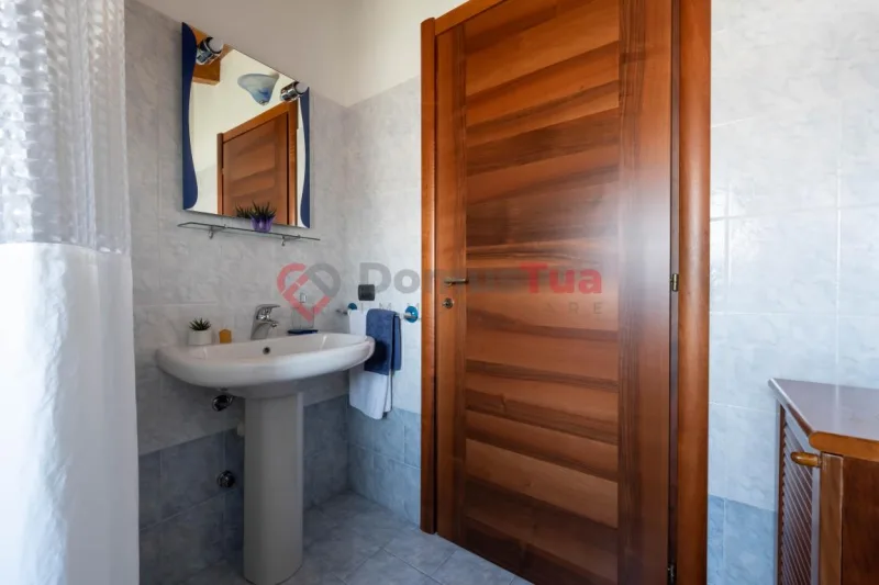 TRILOCALE SEMINDIPENDENTE CON AREA ESTERNA DI PROPRIETÀ! — foto 31
