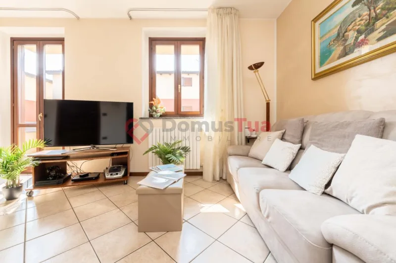 TRILOCALE SEMINDIPENDENTE CON AREA ESTERNA DI PROPRIETÀ! — foto 6