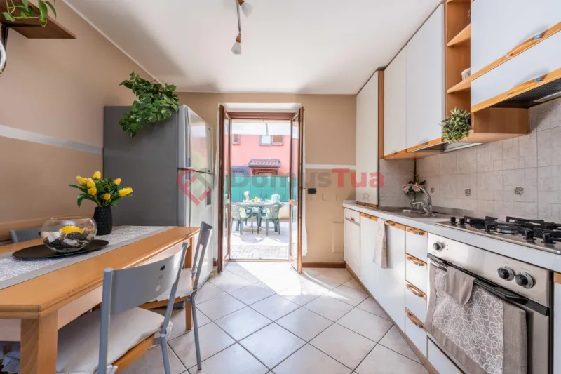 TRILOCALE SEMINDIPENDENTE CON AREA ESTERNA DI PROPRIETÀ! — foto 10