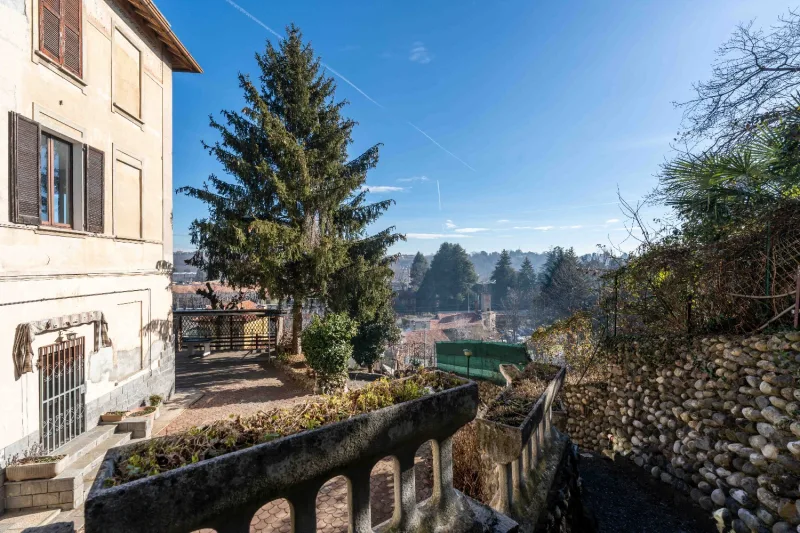 Villa plurifamiliare con ampio giardino — foto 27