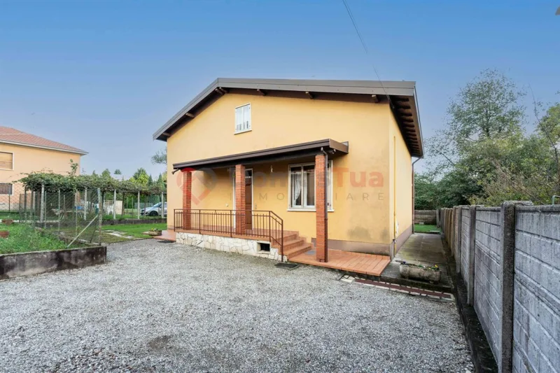 CASA INDIPENDENTE DA PERSONALIZZARE, CON AMPIO GIARDINO — foto 3