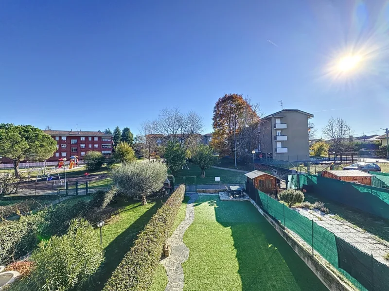 VILLETTA A SCHIERA CON 3 CAMERE - GIARDINO DI 140 MQ — foto 11