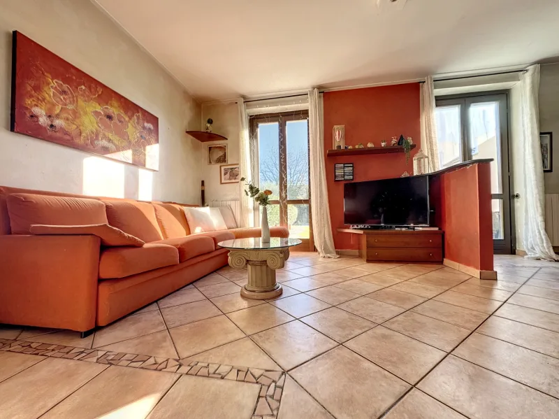 VILLETTA A SCHIERA CON 3 CAMERE - GIARDINO DI 140 MQ — foto 4