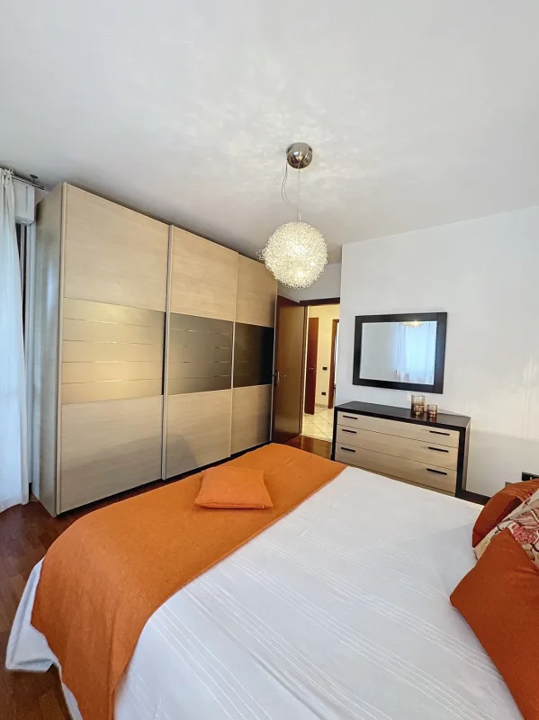 TRILOCALE ARREDATO CON DOPPIO BALCONE — foto 16