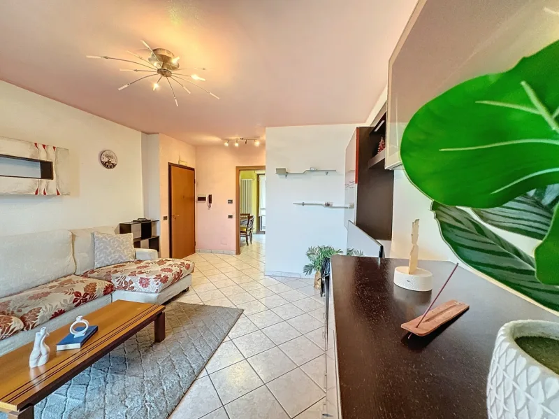 TRILOCALE ARREDATO CON DOPPIO BALCONE — foto 4